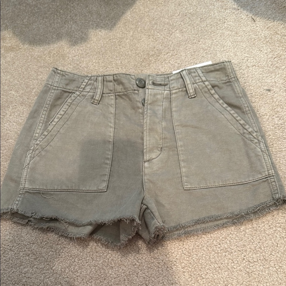 American Eagle Outfitters green super high rise  Cargo Shorts Relaxed Fit